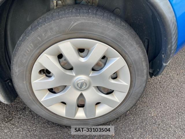 Nissan JUKE 2012-02 8562303-5