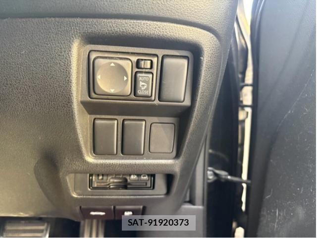 Nissan JUKE 2010-12 8659710-13