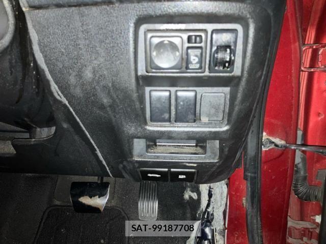 Nissan JUKE 2010-06 8659707-15