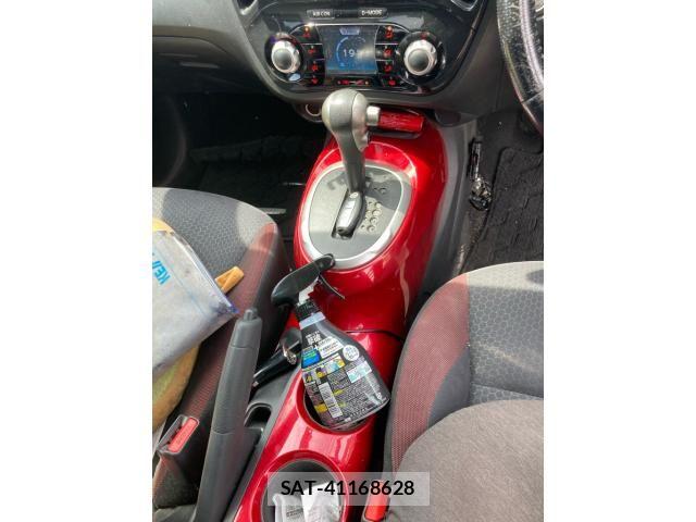 Nissan JUKE 2010-06 8659708-19
