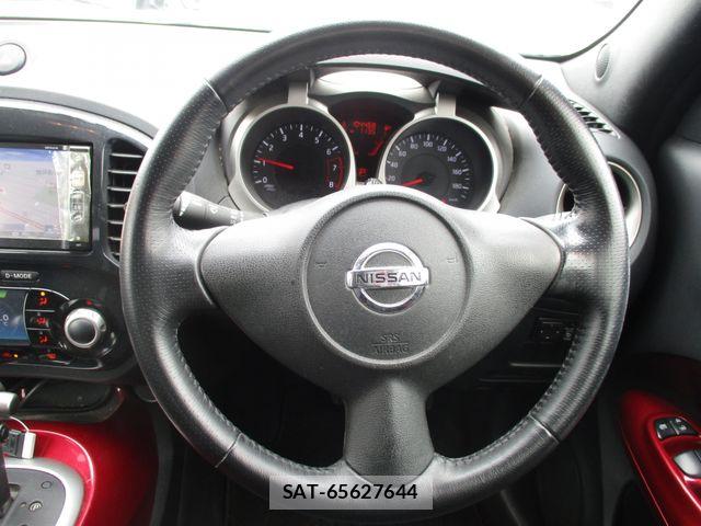 Nissan JUKE 2011-10 8666332-11