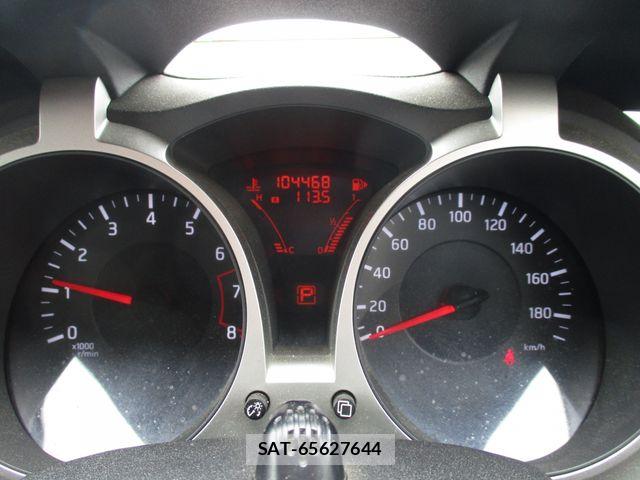 Nissan JUKE 2011-10 8666332-12
