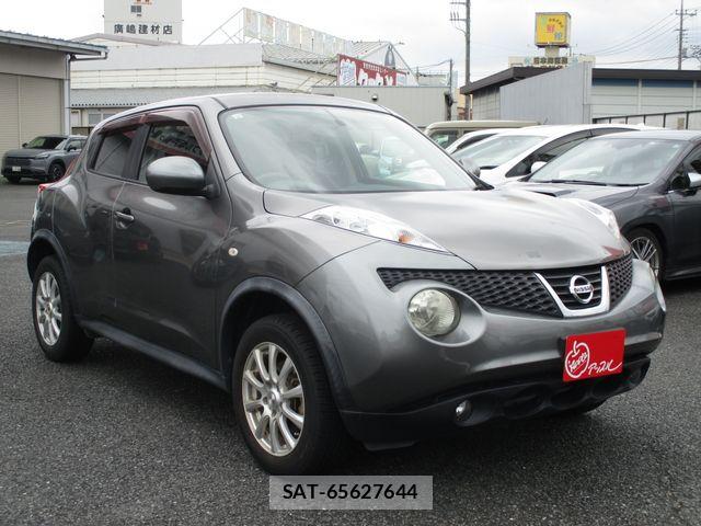 Nissan JUKE 2011-10 8666332-3