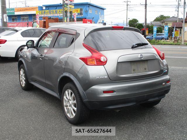 Nissan JUKE 2011-10 8666332-4