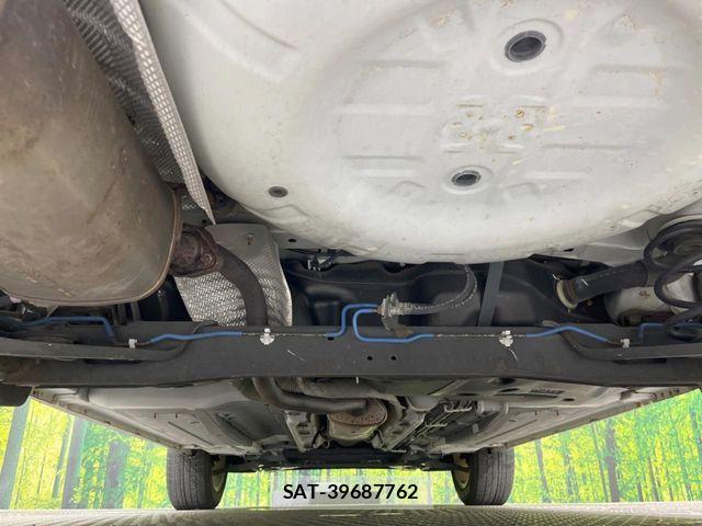 Nissan JUKE 2010-08 8666330-18