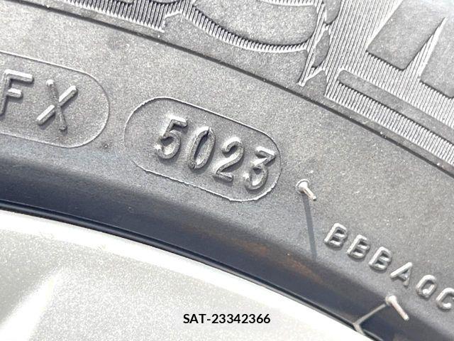 Nissan JUKE 2014-03 8685781-16