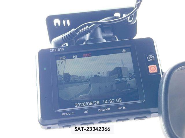 Nissan JUKE 2014-03 8685781-4