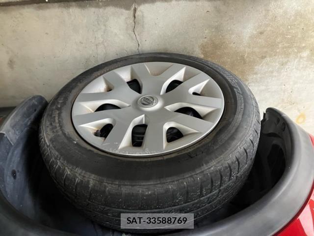 Nissan JUKE 2011-06 8743068-2