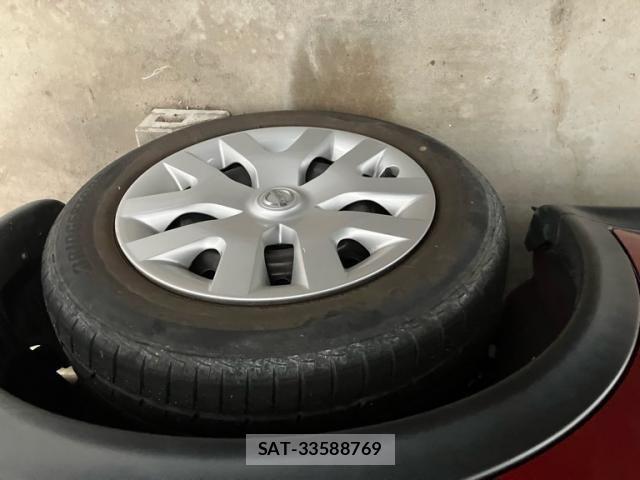 Nissan JUKE 2011-06 8743068-3