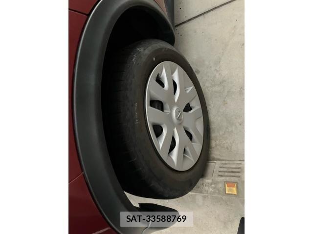 Nissan JUKE 2011-06 8743068-4