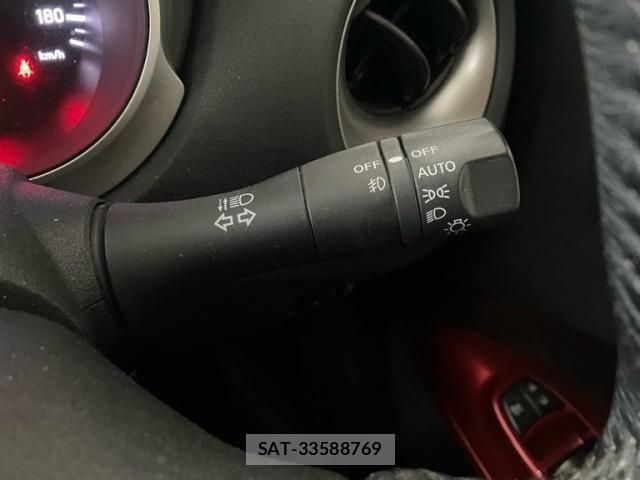 Nissan JUKE 2011-06 8743068-8