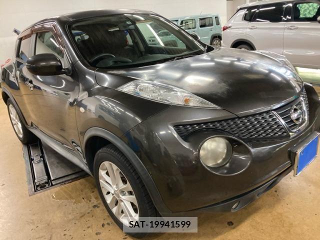 Nissan JUKE 2011-04 8743069-0