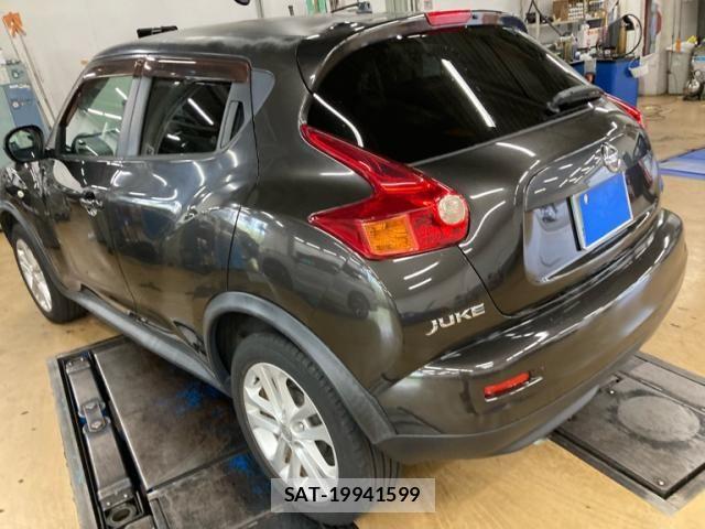 Nissan JUKE 2011-04 8743069-2