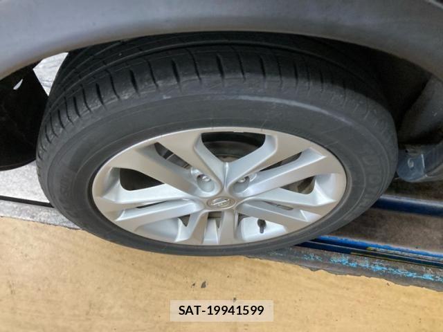 Nissan JUKE 2011-04 8743069-5