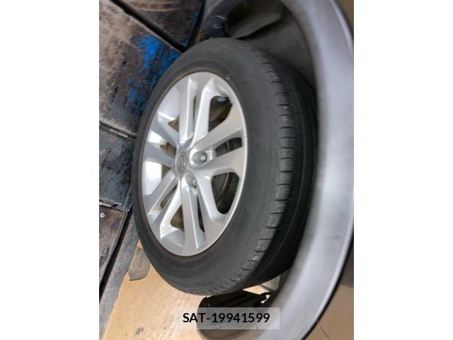 Nissan JUKE 2011-04 8743069-6