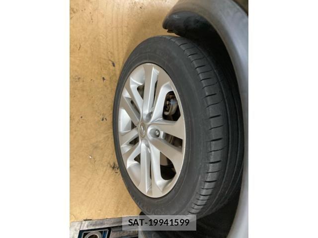 Nissan JUKE 2011-04 8743069-7