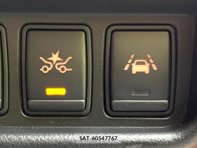 Nissan JUKE 2016-07 8829693-6