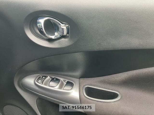 Nissan JUKE 2010-10 8871263-13