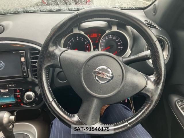 Nissan JUKE 2010-10 8871263-17
