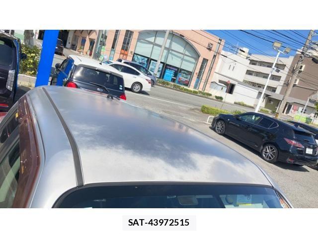 Nissan JUKE 2010-06 8871265-11