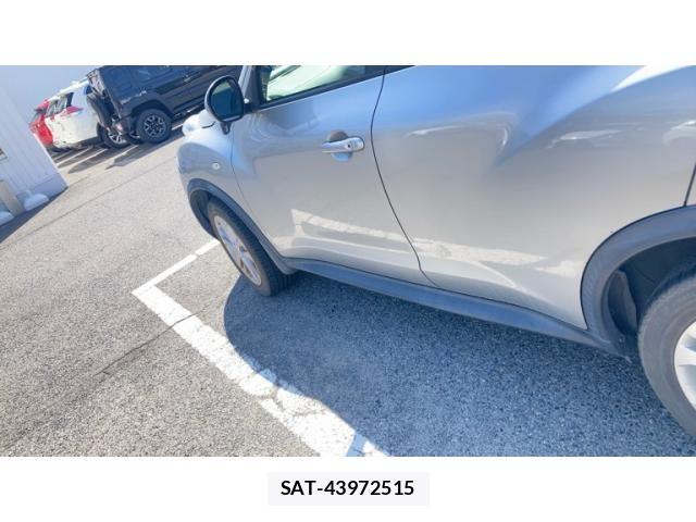 Nissan JUKE 2010-06 8871265-3