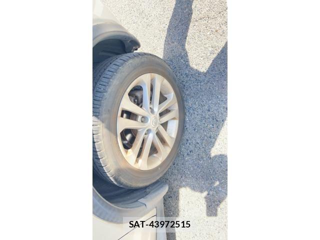Nissan JUKE 2010-06 8871265-6