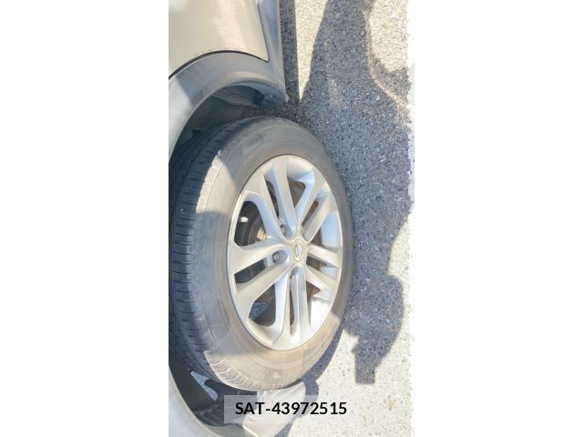 Nissan JUKE 2010-06 8871265-7