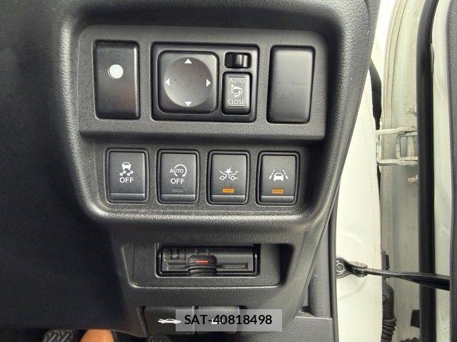 Nissan JUKE 2017-03 8880301-16