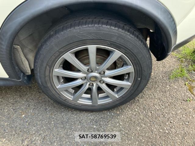 Nissan JUKE 2010-07 8883805-10