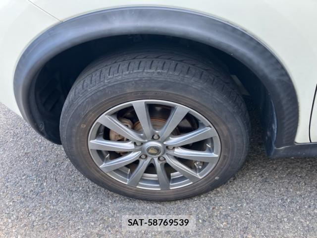 Nissan JUKE 2010-07 8883805-11