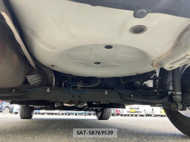 Nissan JUKE 2010-07 8883805-6