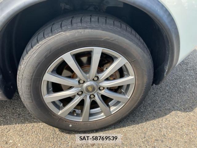 Nissan JUKE 2010-07 8883805-8