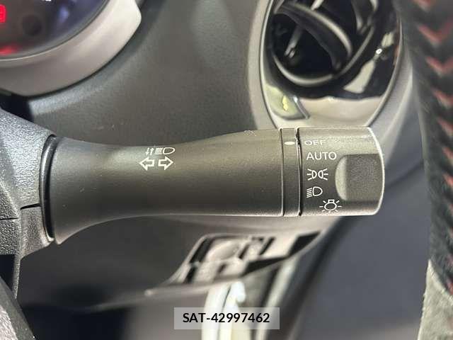 Nissan JUKE 2013-03 3906715-13