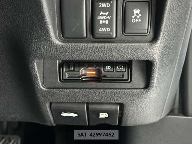 Nissan JUKE 2013-03 3906715-15