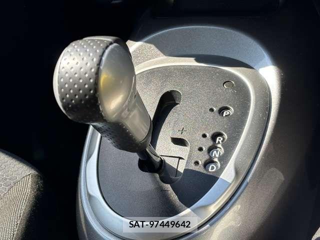 Nissan JUKE 2017-04 6499004-10