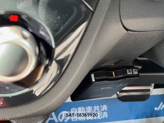Nissan JUKE 2011-09 6641760-11