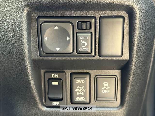 Nissan JUKE 2013-04 6672143-13