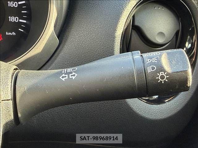 Nissan JUKE 2013-04 6672143-27