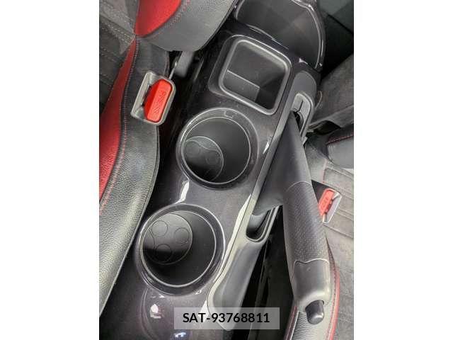 Nissan JUKE 2017-06 6752108-8
