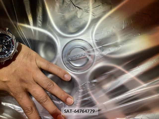 Nissan JUKE 2011-02 7220402-23