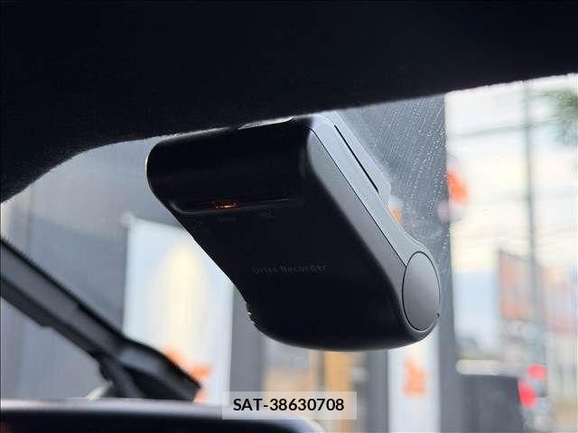 Nissan JUKE 2015-05 7327766-12