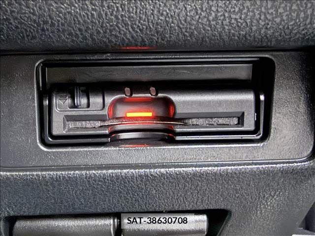 Nissan JUKE 2015-05 7327766-13
