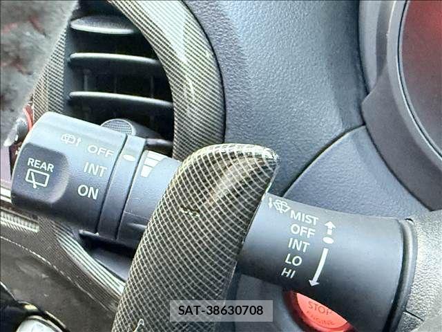 Nissan JUKE 2015-05 7327766-27