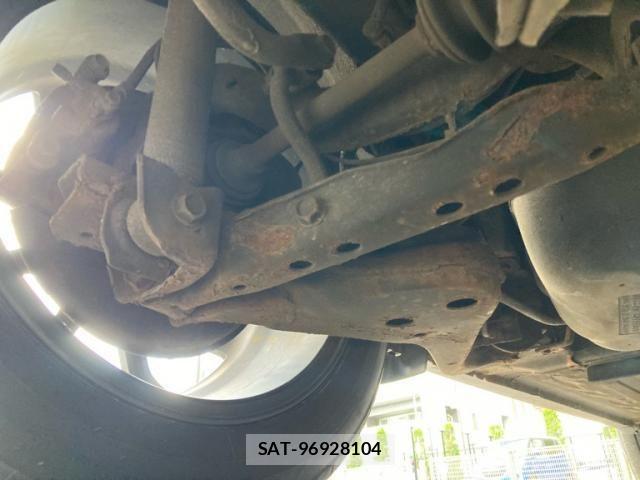 Nissan JUKE 2012-03 7786076-13
