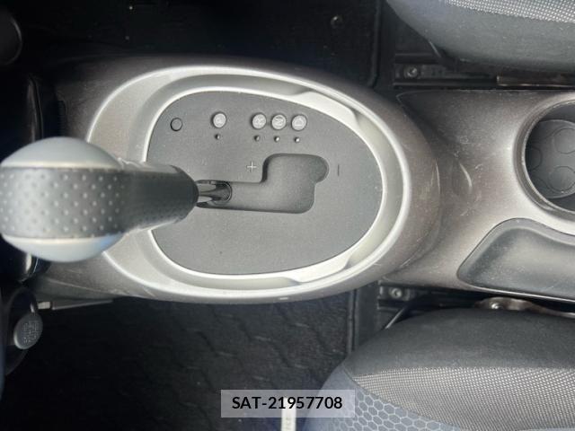 Nissan JUKE 2013-09 8315007-23