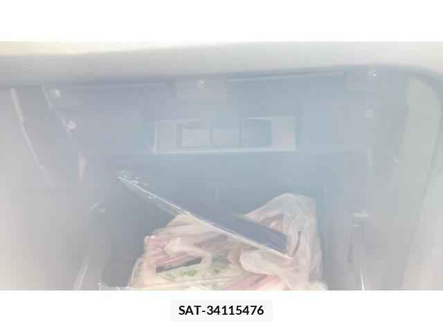 Nissan JUKE 2013-09 8438272-23