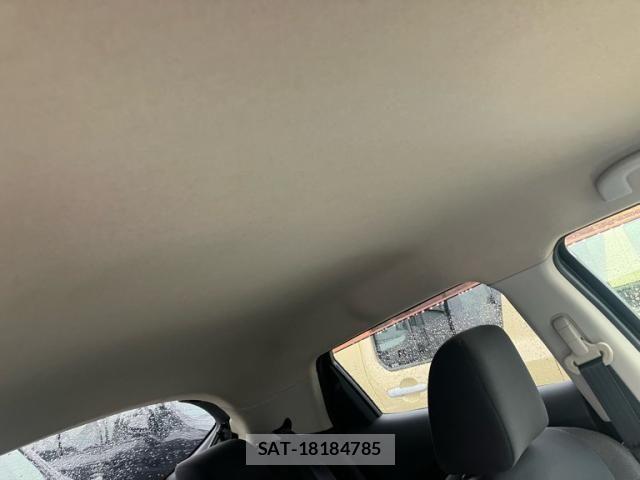 Nissan JUKE 2011-03 8666331-22