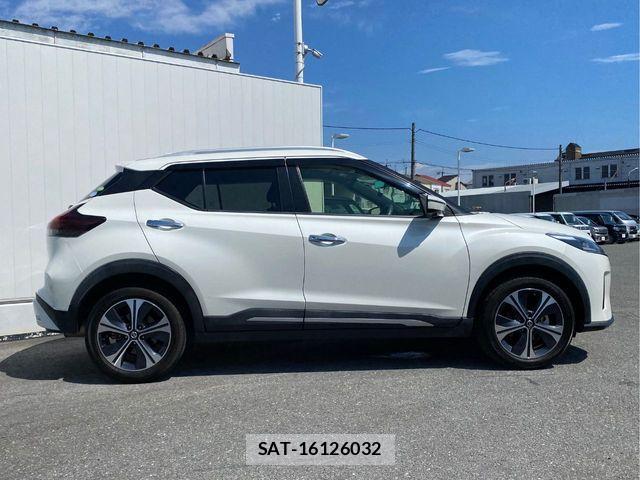 Nissan KICKS 2020-12 1207027-26