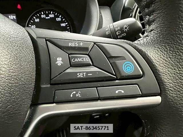 Nissan KICKS 2021-02 4421504-5
