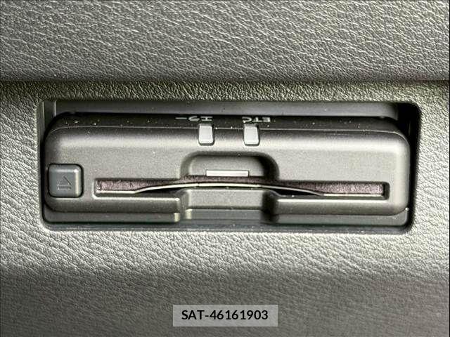 Nissan KICKS 2021-06 5870241-11